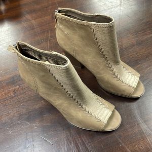 Brand New Madden Girl